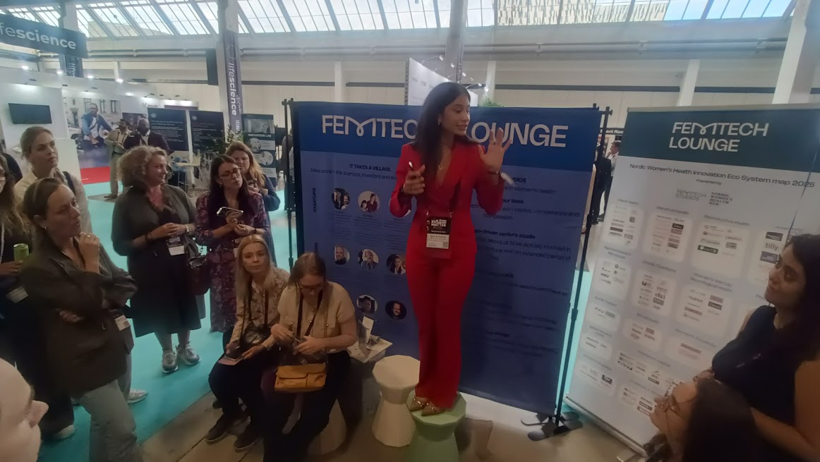 CEO of the Nordic Women's Health Hub, Sara Al-Dafaee talking to the crowd at the femtech lounge at the 2025 TechBBQ. Photo: Vanessa Julia Carpenter